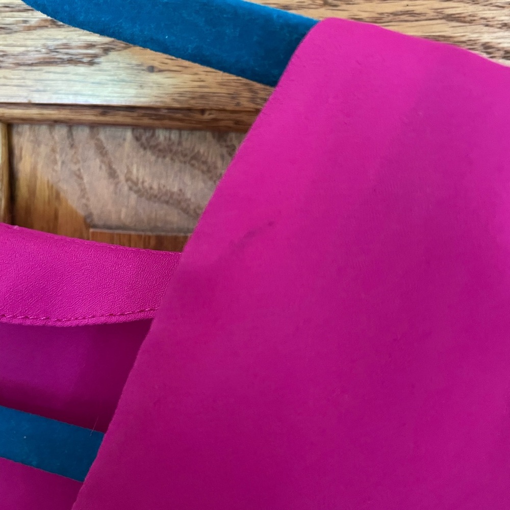 Fuchsia blouse - Picture 4 of 4